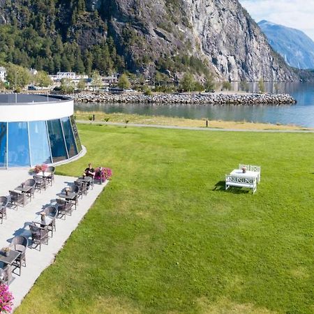 Valldal Fjordhotell - By Classic Norway Hotels Экстерьер фото