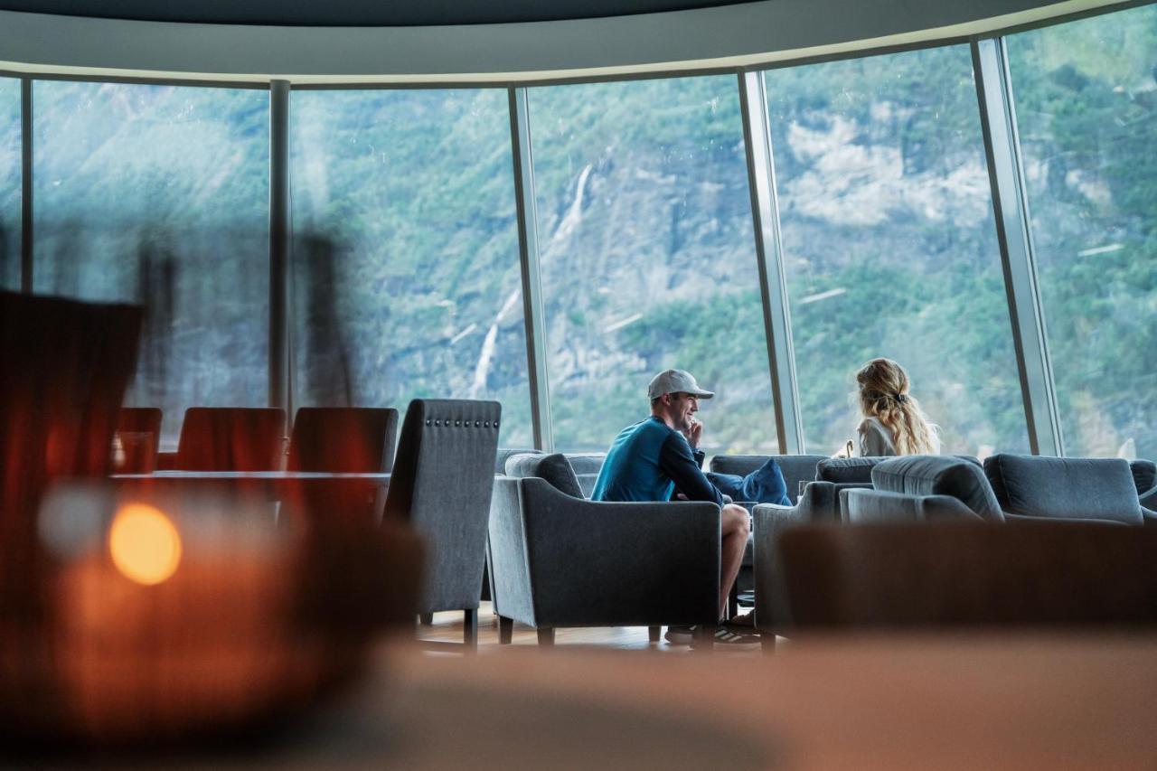 Valldal Fjordhotell - By Classic Norway Hotels Экстерьер фото