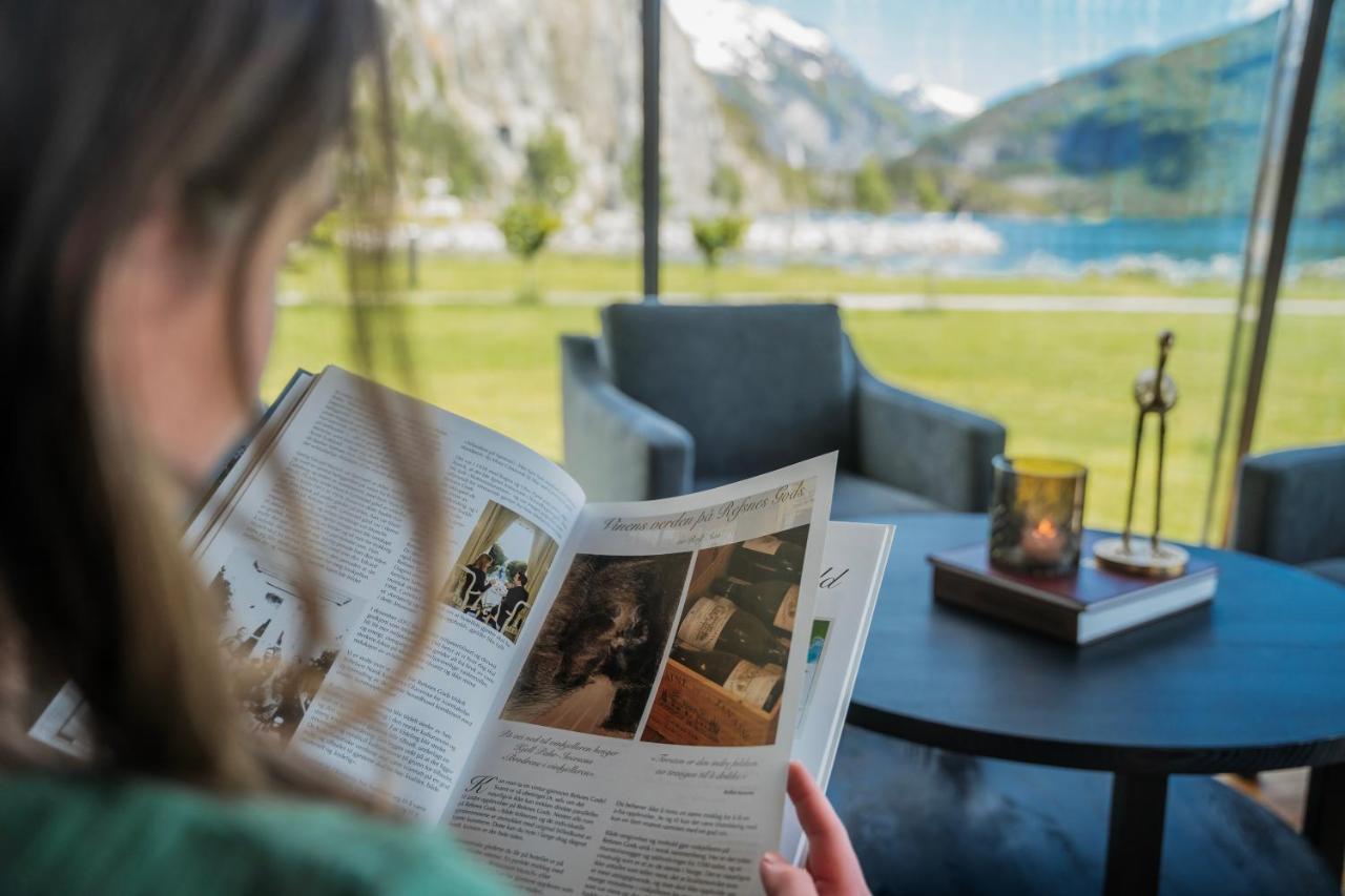 Valldal Fjordhotell - By Classic Norway Hotels Экстерьер фото