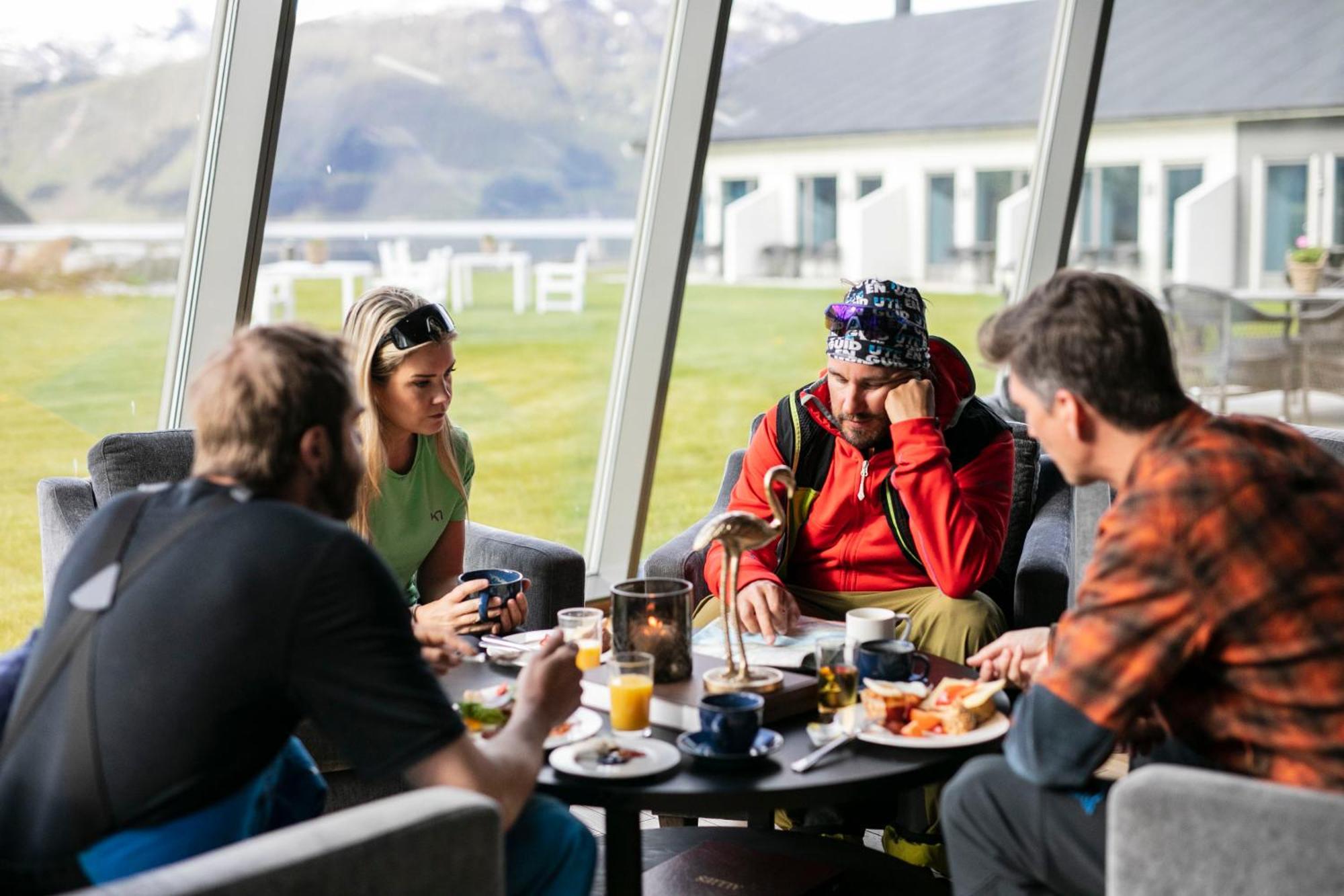 Valldal Fjordhotell - By Classic Norway Hotels Экстерьер фото