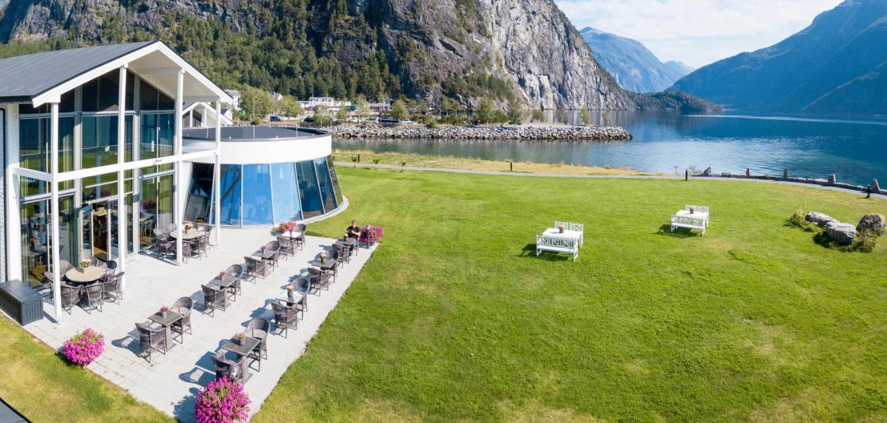 Valldal Fjordhotell - By Classic Norway Hotels Экстерьер фото